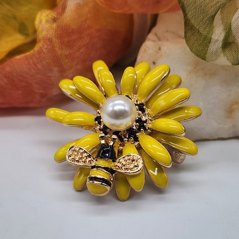 Neiman Marcus Gold Sunflower Bee Brooch Big Pearl Gold White Black